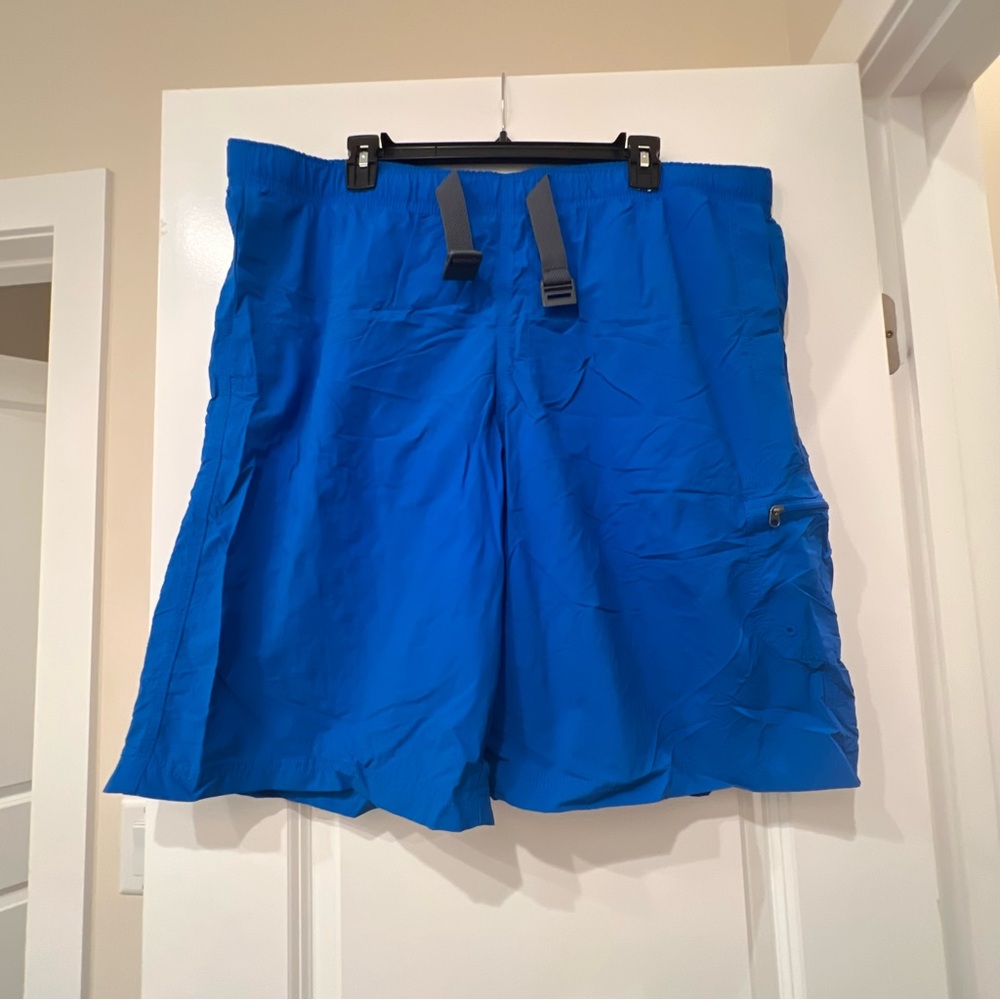 Columbia Men's Blue Shorts